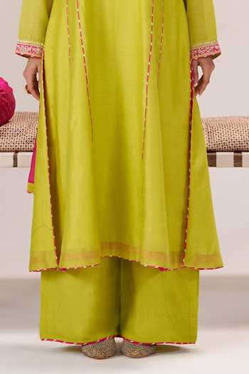 Almaari By Pooja Patel_Yellow Silk, Silk, V-neck Naaz Kurta Set _Online_at_Aza_Fashions