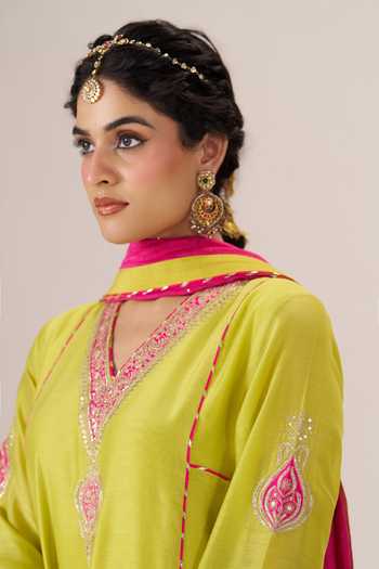 Almaari By Pooja Patel_Yellow Silk, Silk, V-neck Naaz Kurta Set _at_Aza_Fashions