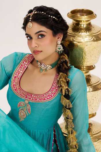 Buy_Almaari By Pooja Patel_Green Silk, Chanderi, Tissue Square Neck Roop Aari Embroidered Anarkali Set 