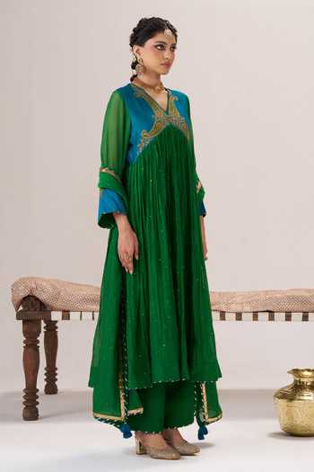 Almaari By Pooja Patel_Green Silk, Chanderi V-neck Zoya Anarkali Set _Online_at_Aza_Fashions