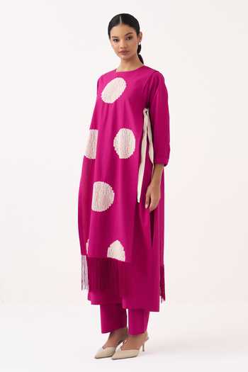 Buy_Three_Pink Poplin Fringe Round Neck Kurta Set With Overlay _Online_at_Aza_Fashions
