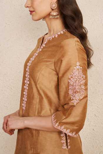 Buy_NUHH_Beige Silk Split V-neck, Yes Hand Embroidered Kurta Set _Online_at_Aza_Fashions