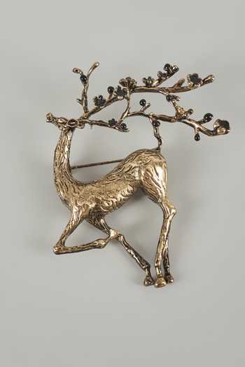 Buy_Salil Bhatia_Gold Reindeer Antlers Brooch _at_Aza_Fashions