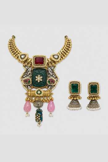 Vivinia By Vidhi Mehra_Green Carved Stone Statement Necklace Set _Online_at_Aza_Fashions