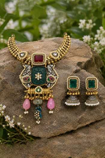 Shop_Vivinia By Vidhi Mehra_Green Carved Stone Statement Necklace Set _at_Aza_Fashions
