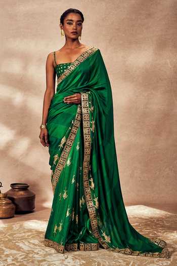 Buy_Masaba_Green Silk Sequins, Embroidery Fish Motif Saree With Unstitched Blouse _at_Aza_Fashions