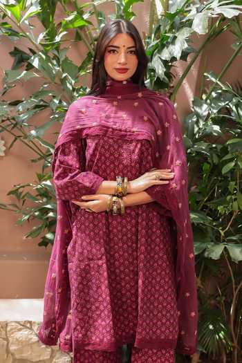 Buy_Gulabo Jaipur_Maroon Pure Cotton, Cotton, Doriya Round Neck, Yes Naira Printed Kurta Set _Online_at_Aza_Fashions