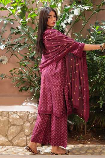 Shop_Gulabo Jaipur_Maroon Pure Cotton, Cotton, Doriya Round Neck, Yes Naira Printed Kurta Set _at_Aza_Fashions