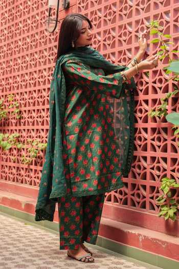 Shop_Gulabo Jaipur_Green Pure , Doriya, High Neck Naira Printed Kurta Set _at_Aza_Fashions