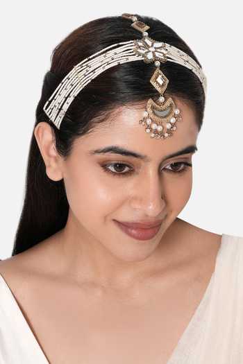 Buy_Vaidaan_White Beads, Pearls, Mirrors Tvesa Multi Strand Maathapatti _at_Aza_Fashions