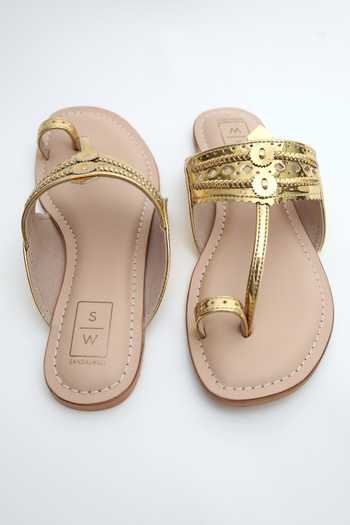 Buy_Sandalwali_Gold Roxanne Glitzy Kolhapuri Sandals _Online_at_Aza_Fashions