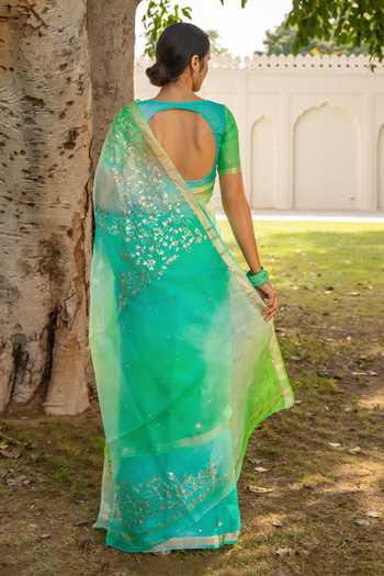 Shop_Geroo Jaipur_Green Silk, Cotton Round Neck Shaded Embroidered Saree With Blouse _at_Aza_Fashions