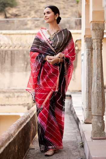 Buy_Geroo Jaipur_Black Silk Round Neck Leheriya Stripe Pattern Saree With Blouse _at_Aza_Fashions