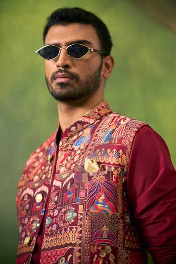 Arihant Rai Sinha_Maroon Silk Bridal Woven Bundi Set _Online