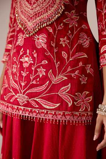 Shyam Narayan Prasad_Red Silk, Organza, Chinon Scoop Neck Floral Embroidered Kurta Sharara Set _Online