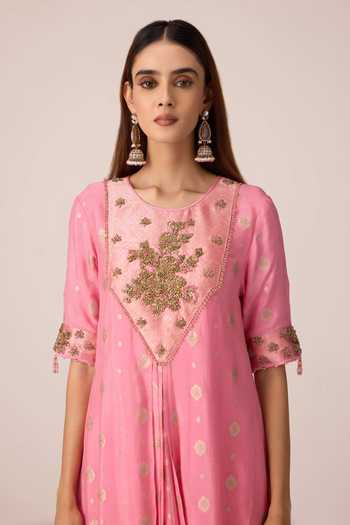 Shyam Narayan Prasad_Pink Brocade, Chinon Embroidery Round Neck Zardozi Kurta Set _Online