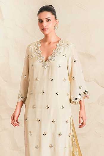 Nidhika Shekhar_Ivory Shantoon, Georgette V-neck Mehr Embroidered Kurta And Pant Set _Online_at_Aza_Fashions