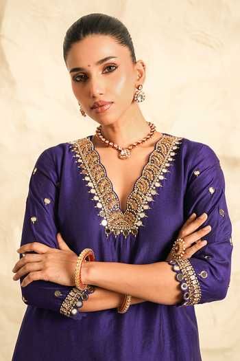 Nidhika Shekhar_Purple Chanderi, Shantoon V-neck, Yes Nayab Kurta Set _Online_at_Aza_Fashions