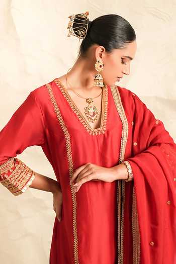 Nidhika Shekhar_Red Chanderi V-neck, Yes Rangrez Panelled Embroidered Kurta Set _Online_at_Aza_Fashions