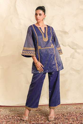 Shop_Nidhika Shekhar_Blue Chanderi, Organza Split V-neck Saanjh Embroidered Kurta Set _Online_at_Aza_Fashions