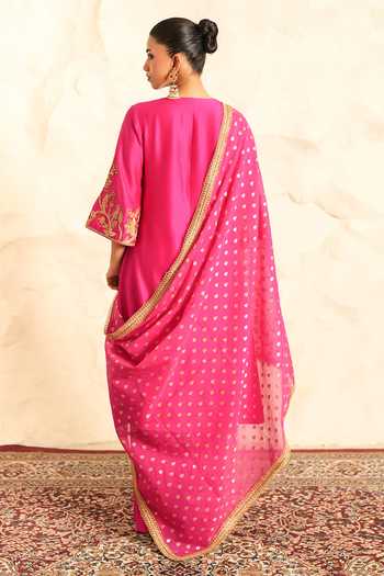 Shop_Nidhika Shekhar_Pink Chanderi, Shantoon V-neck, Yes Riwaayat Gulabi Embroidered Kurta Set _at_Aza_Fashions