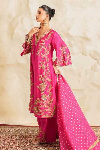 Buy_Nidhika Shekhar_Pink Chanderi, Shantoon V-neck, Yes Riwaayat Gulabi Embroidered Kurta Set _Online_at_Aza_Fashions