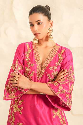 Shop_Nidhika Shekhar_Pink Chanderi, Shantoon V-neck, Yes Riwaayat Gulabi Embroidered Kurta Set _Online_at_Aza_Fashions