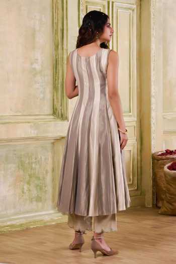Shop_Muditaa By Urmila_Green Silk, Chanderi V-neck Sargam Banarasi Anarkali Set _at_Aza_Fashions