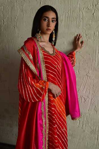 Shorshe Clothing_Orange Georgette Round Neck Leheriya Pattern Kurta And Pant Set _Online_at_Aza_Fashions