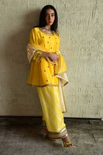 Shorshe Clothing_Yellow Chanderi Round Neck, Yes Yoke Embroidered Kurta And Pant Set _at_Aza_Fashions
