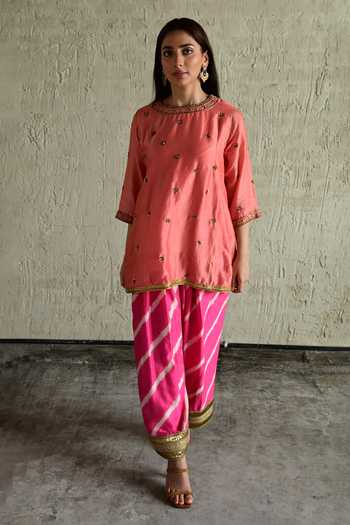 Shop_Shorshe Clothing_Coral Chanderi Round Neck Embroidered Kurta And Pant Set _at_Aza_Fashions