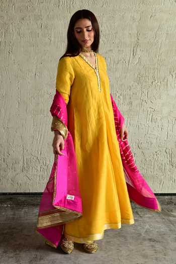 Buy_Shorshe Clothing_Yellow Tissue V-neck Hand Embroidered Long Kurta 