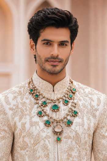 Buy_Vivinia By Vidhi Mehra_Emerald Green Double-layered Stone Kundan Necklace _at_Aza_Fashions