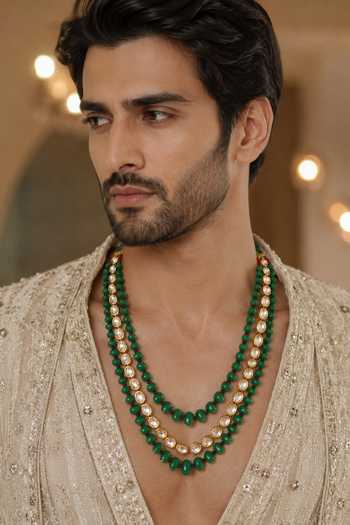 Buy_Vivinia By Vidhi Mehra_Emerald Green Three-layered Kundan Beaded Mala _at_Aza_Fashions