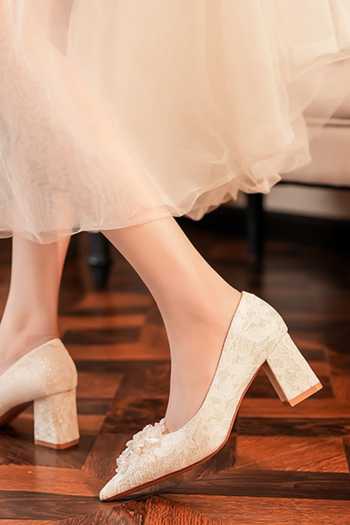 Buy_Ozzaro_Gold Phulkari Pointed Toe Block Heels 