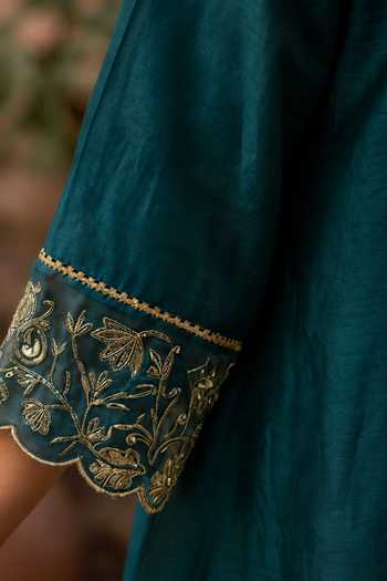 Vinusto_Blue Chanderi, Tissue V-neck, Yes Zardozi Work Kurta Set _at_Aza_Fashions