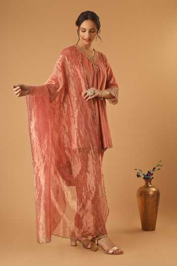 Buy_Vinusto_Peach Chanderi, Tissue V-neck, Yes Border Embroidered Kurta Set 