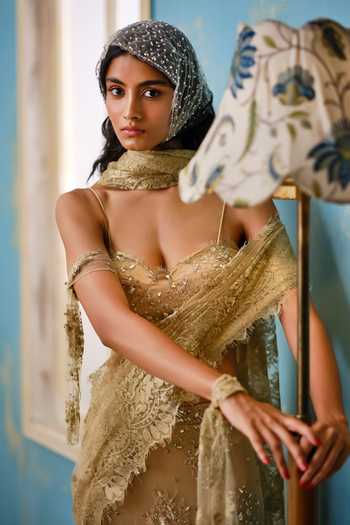 Shehlaa Khan_Gold Lace Sweetheart Neck Metallic Pre-draped Saree With Embroidered Blouse _Online_at_Aza_Fashions