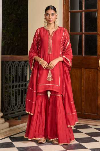 Buy_TA’Assur_Red Chanderi V-neck Embroidered Kurta Set _at_Aza_Fashions