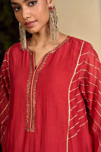 TA’Assur_Red Chanderi V-neck Embroidered Kurta Set _at_Aza_Fashions