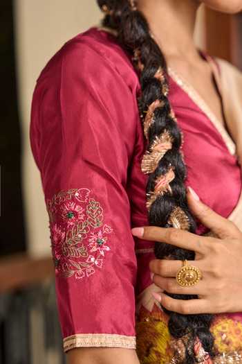 Shop_TA’Assur_Wine Silk Applique Saree With Unstitched Blouse Piece 