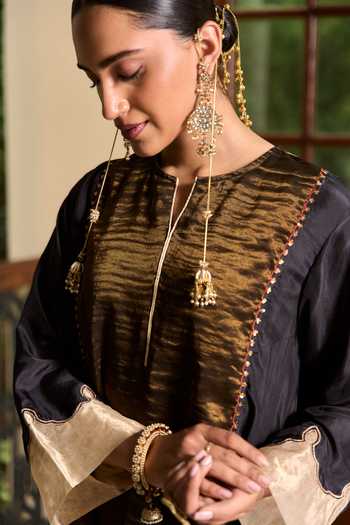 Buy_TA’Assur_Black Silk, Tissue Split V-neck Hand Embroidered Kurta Set 