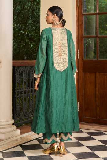 Shop_TA’Assur_Green Tissue Split V-neck Hand Embroidered Kurta Set _at_Aza_Fashions