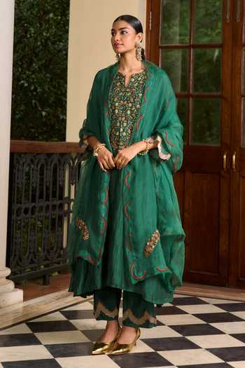 Buy_TA’Assur_Green Tissue Split V-neck Hand Embroidered Kurta Set _at_Aza_Fashions