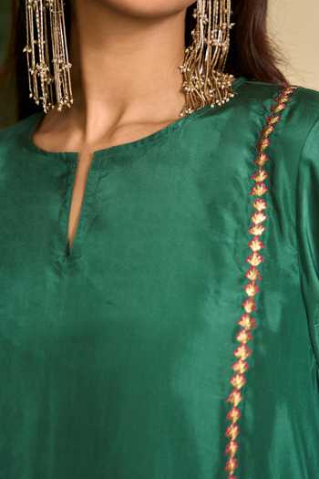 TA’Assur_Green Silk Round Neck, Yes Hand Embroidered Kurta Set _at_Aza_Fashions