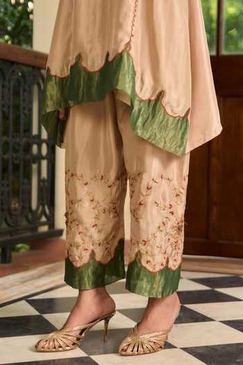 Buy_TA’Assur_Beige Silk V-neck, Yes Hand Embroidered Kurta Set 