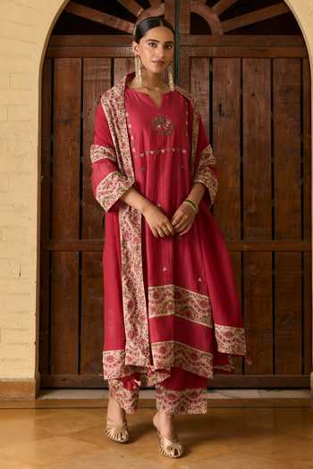 Buy_TA’Assur_Pink Chanderi Split V-neck Embroidered Kurta Set _at_Aza_Fashions