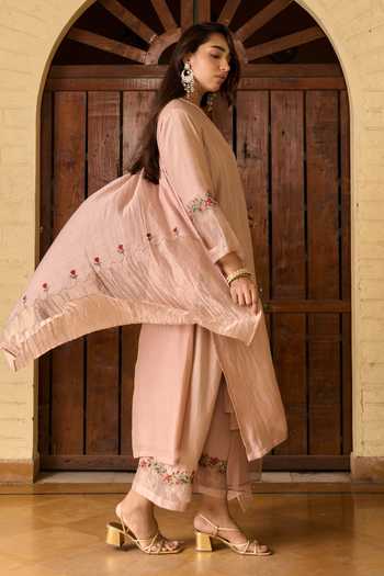 Buy_TA’Assur_Peach Chanderi, Tissue V-neck Hand Embroidered Kurta Set 