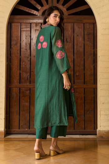 Shop_TA’Assur_Green Chanderi V-neck Applique Kurta Set _at_Aza_Fashions