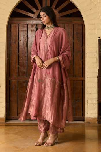 Buy_TA’Assur_Pink Chanderi, Tissue V-neck Hand Embroidered Kurta Set _at_Aza_Fashions